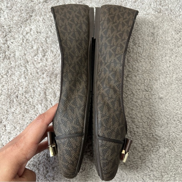 Michael Kors Alice Ballet Flats Brown Logo Print w/ Lock Charm & Bow - Picture 5 of 10